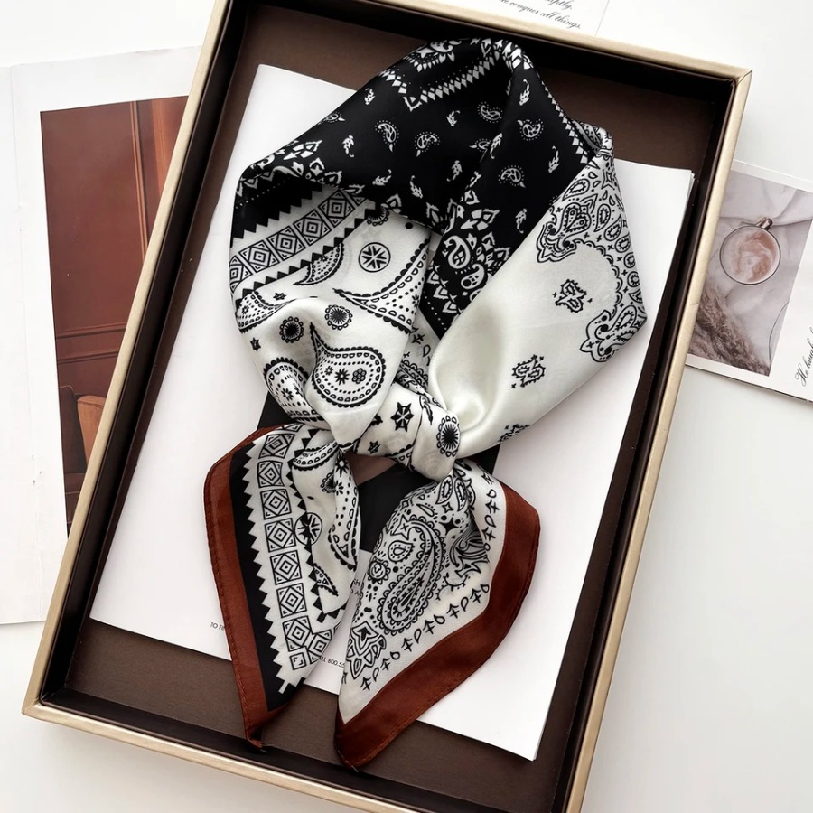 2025 Silk Shawl Square Scarf F - Bandana Cotton 评论和价格